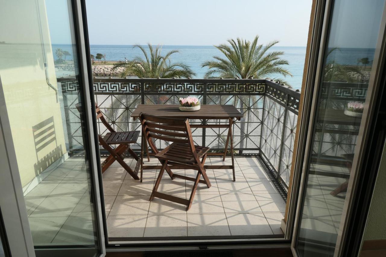 Villa Azzurra Menton Apt Luxe, Front Mer, 4Th Floor Of 5, Wifi, Tvsat, Climate Exterior photo