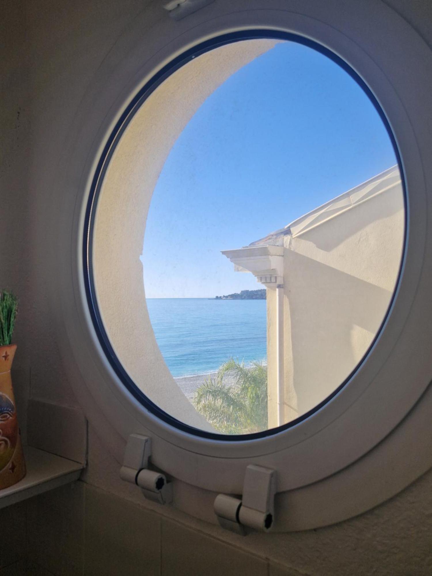 Villa Azzurra Menton Apt Luxe, Front Mer, 4Th Floor Of 5, Wifi, Tvsat, Climate Exterior photo